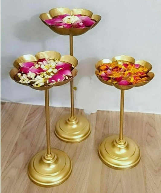 Luxurious Urban Set of 3 Urli Bowl tealight Holder Stand Diwali Home puja Decor Traditional Indian Brass Decorative Bowl for Home | Ideal for Floating Flowers (Taj Stand Set), (Gold-3)